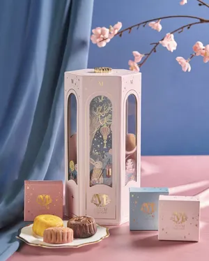 Lady M's 2025 Jade Rabbit Lantern Mooncake Gift Set